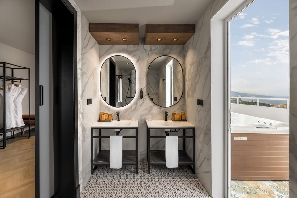 Penthouse 3 | In-room safe, desk, laptop workspace, free WiFi