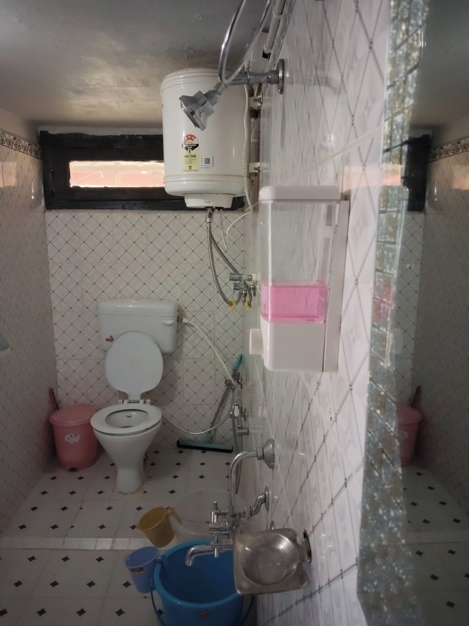 Comfort Double Room, Mountain View | Bathroom | Free toiletries, slippers, bidet, towels