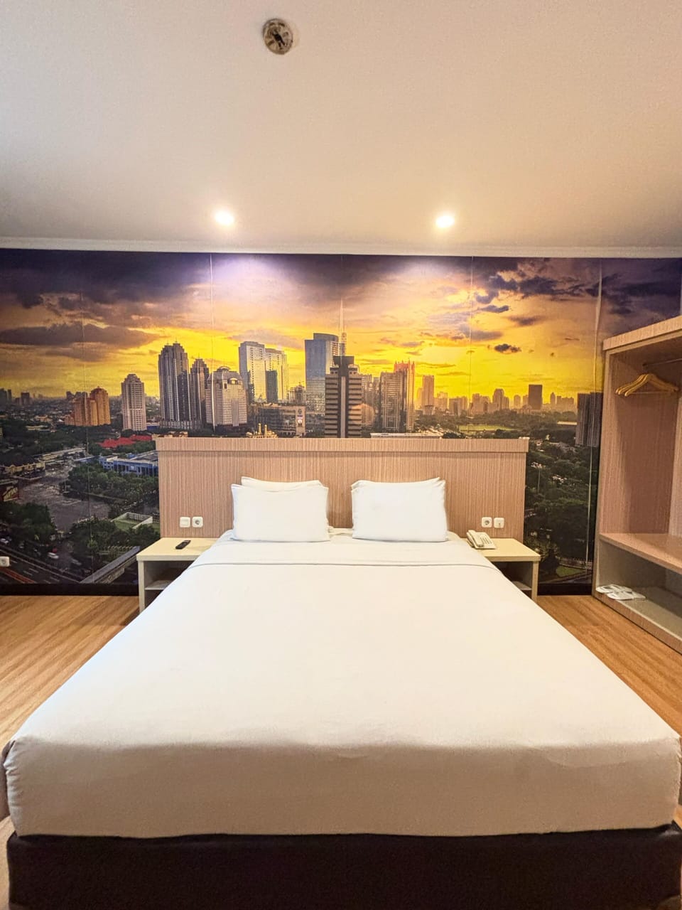 Superior Double Room, City View | Desk, laptop workspace, soundproofing, free WiFi