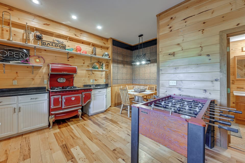 House (4 Bedrooms) | Interior