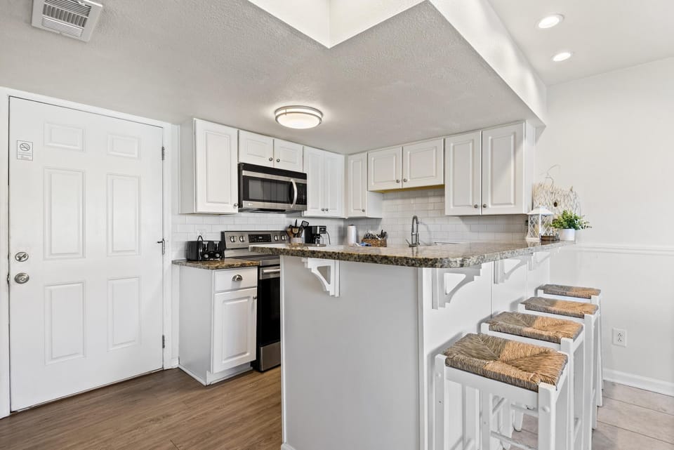Condo, Multiple Beds (Regency Cabanas D3) | Private kitchen | Oven, toaster, spices, reusable coffee/tea filters