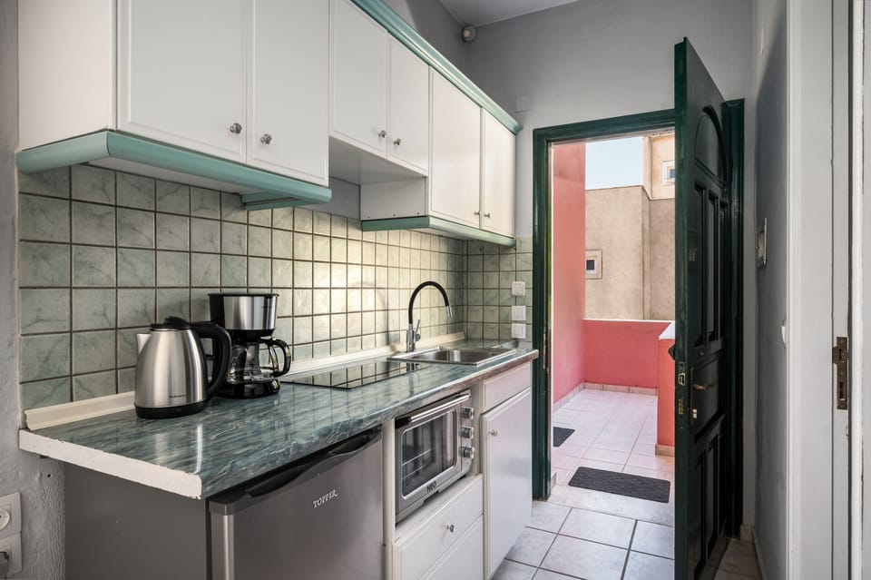 Studio, Sea View | Private kitchen | Fridge, oven, stovetop, electric kettle