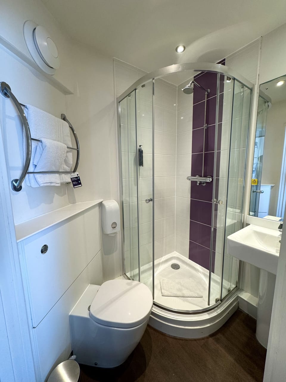 Standard Triple Room, Private Bathroom | Premium bedding, desk, laptop workspace, travel crib