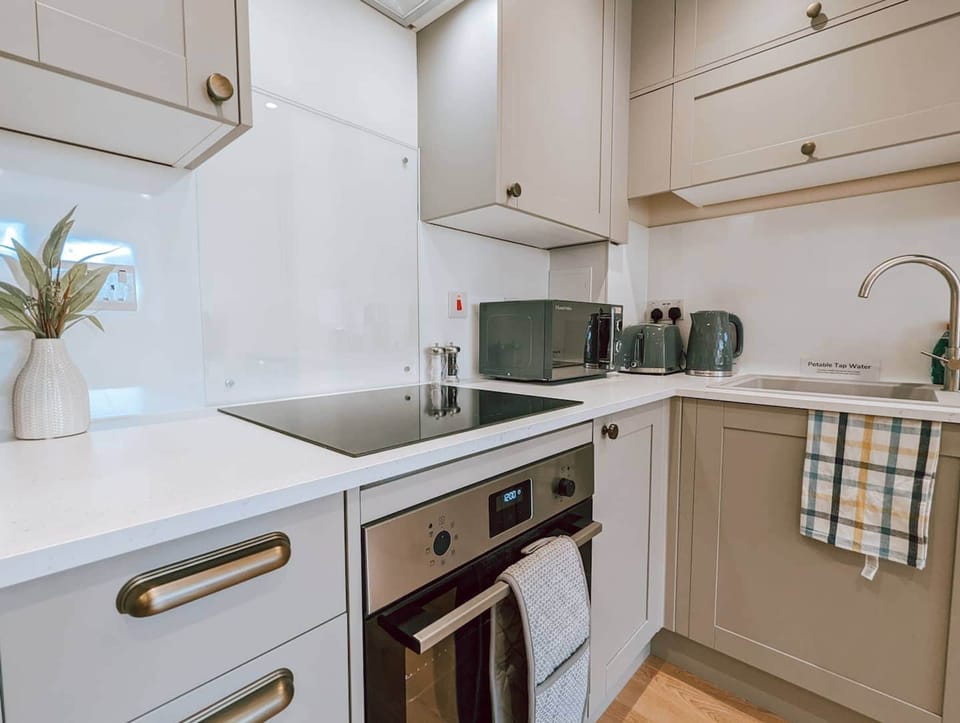House, Accessible | 2 bedrooms, desk