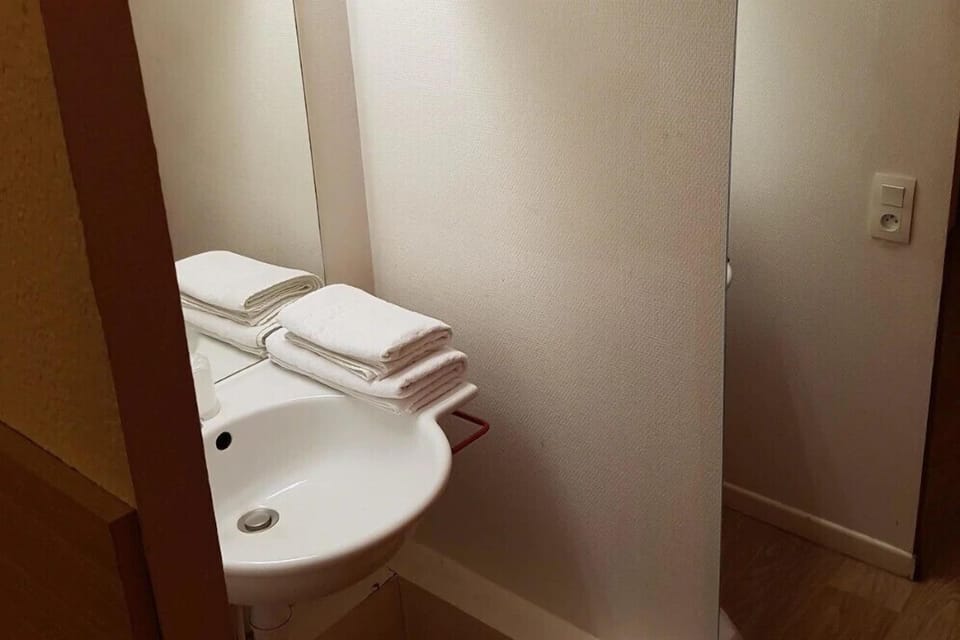 Desk, bed sheets