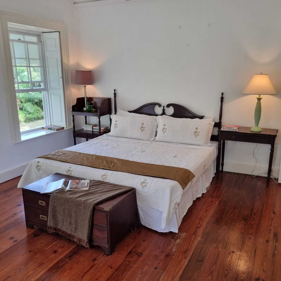 Classic Double Room, Garden View | In-room safe, individually decorated, individually furnished, desk