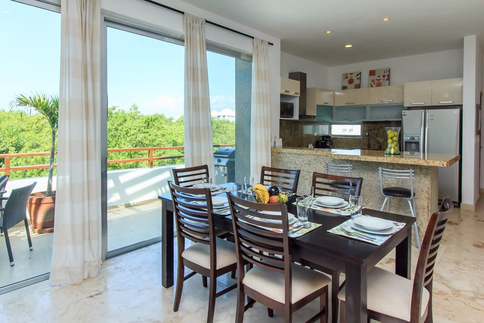 Deluxe Penthouse, 2 Bedrooms, Ocean View (Penthouse Cielo) | In-room dining