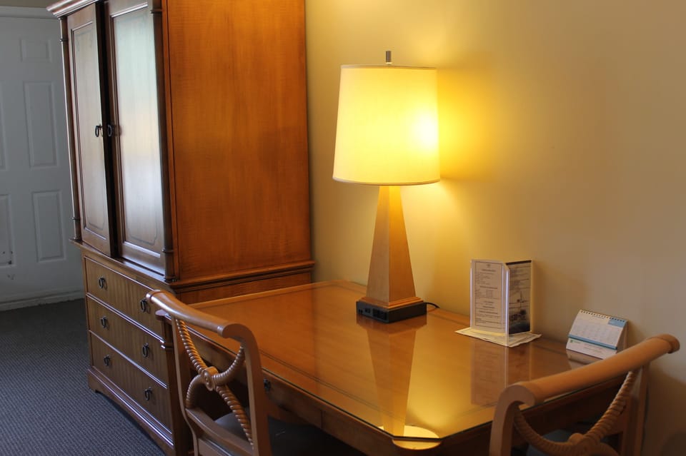 Standard Room, 2 Double Beds | Room amenity
