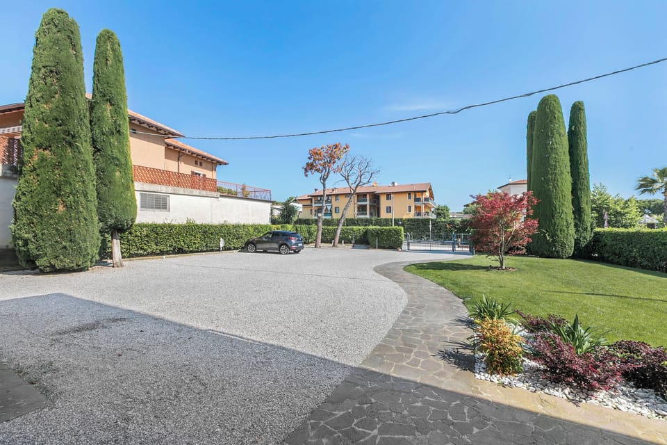 Family Apartment, 2 Bedrooms, Balcony (Matta Apartment 400m From The Lake) | Property grounds