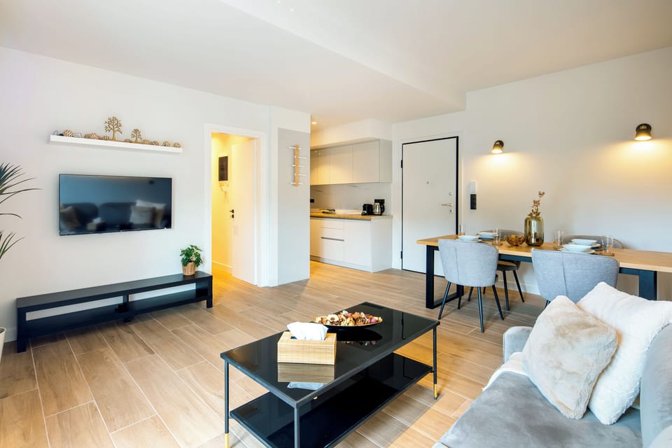Apartment, 1 Double Bed, Kitchen, City View | Living room | 46-inch Smart TV with digital channels, streaming services