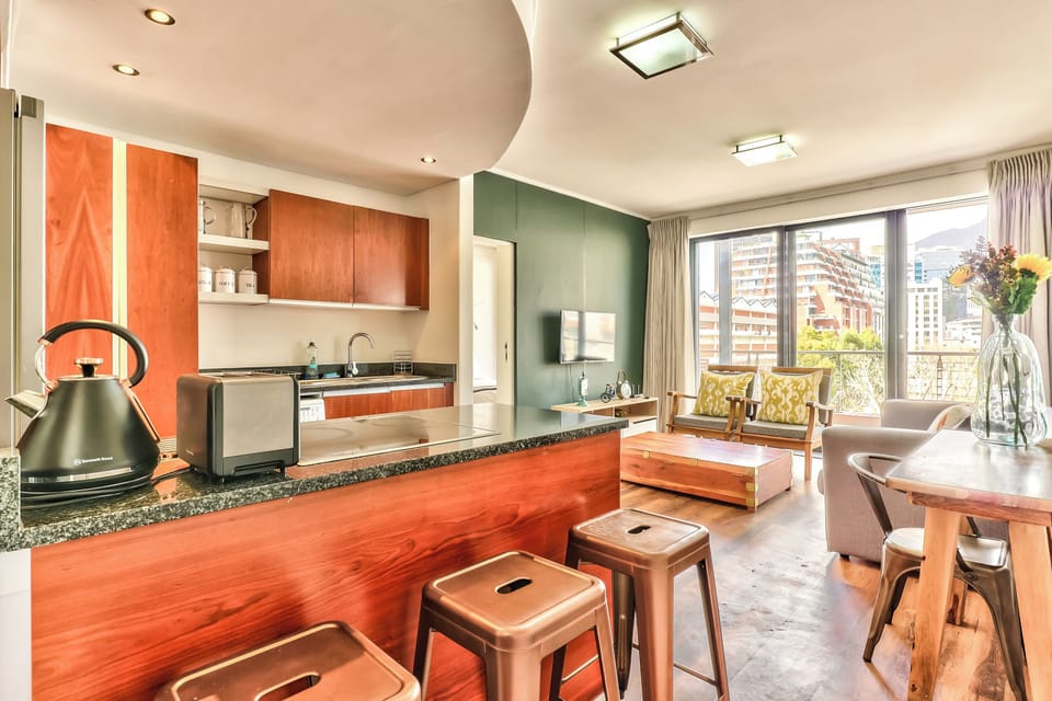 Luxury Apartment, Mountain View | 2 bedrooms, iron/ironing board, free WiFi