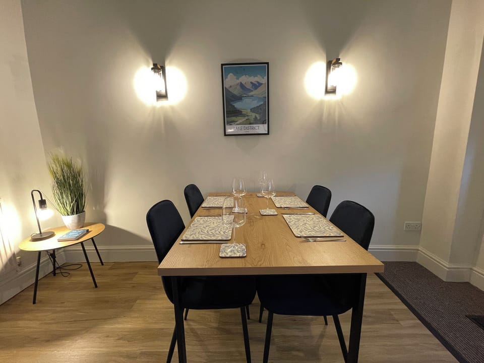 Cottage | Dining
