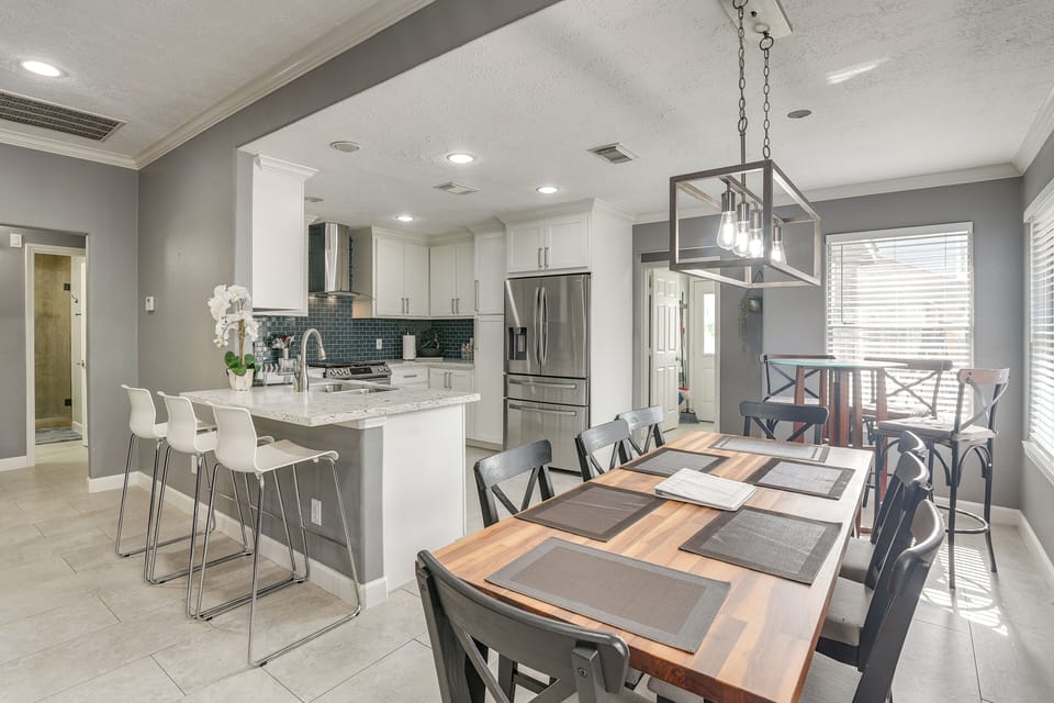 House (5 Bedrooms) | Interior