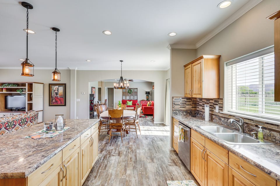 House (4 Bedrooms) | Interior