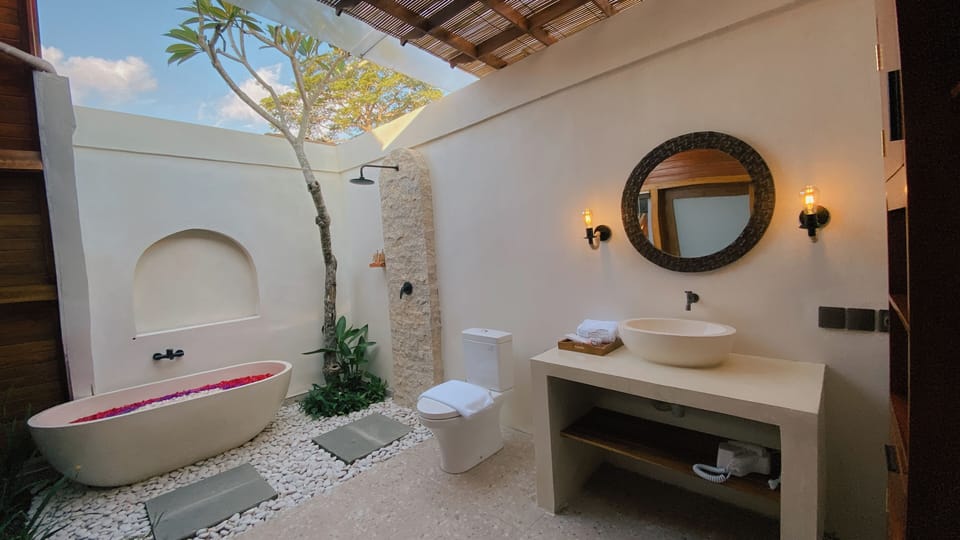 Free toiletries, hair dryer, slippers, bidet