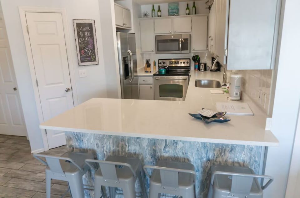 Condo, Multiple Beds (Beachside Villas 1022) | Private kitchen | Oven, toaster