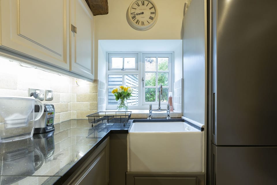 Dishwasher, cookware/dishes/utensils