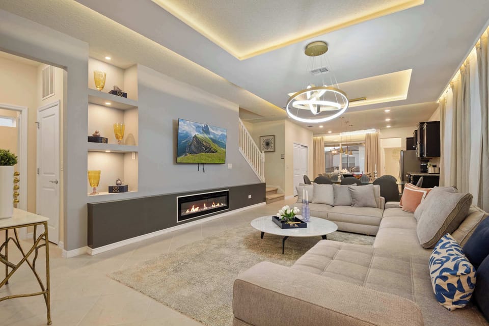 House, Multiple Beds, Pool Access, Pool View (16226TW WCR) | Living area | 42-inch flat-screen TV with digital channels