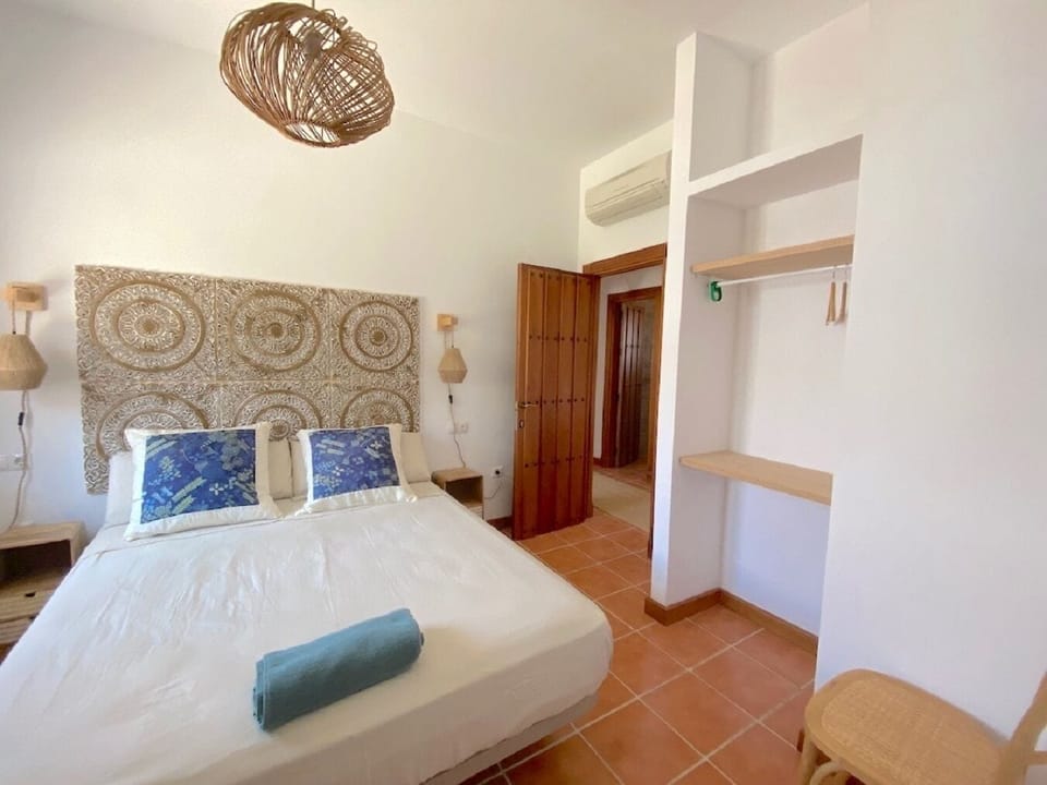 Double Room, 1 Queen Bed, Garden View | Free WiFi