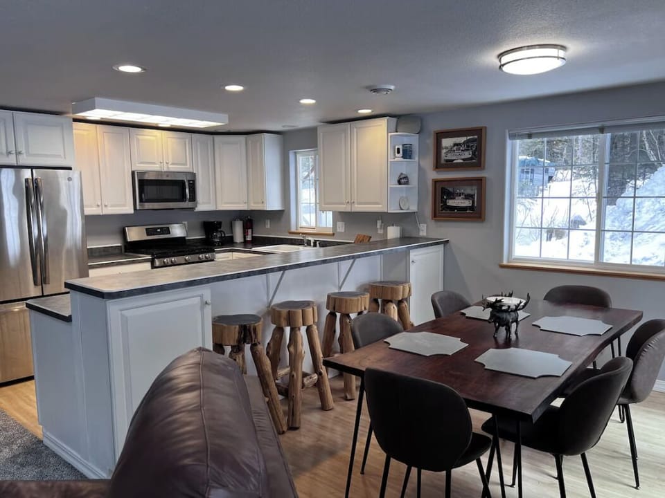 Exclusive House, 3 Bedrooms | Private kitchen | Coffee/tea maker