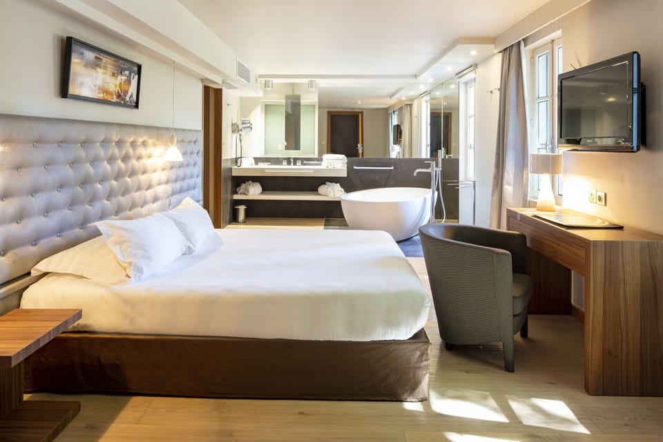 Superior Double Room | Premium bedding, minibar, in-room safe, individually furnished