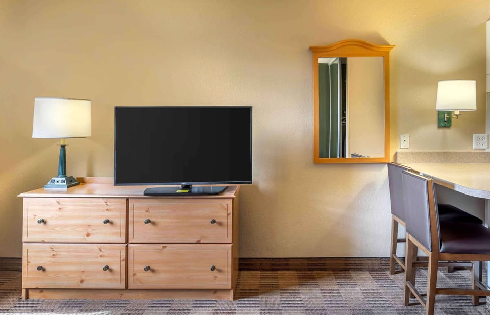 Extended Stay America Select Suites Chicago Westmont Oak Brook Hotel in Westmont