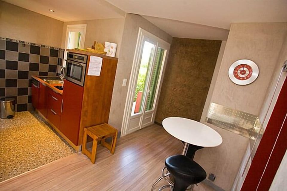 Private kitchenette