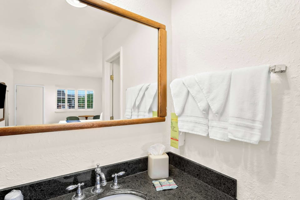 Hair dryer, towels