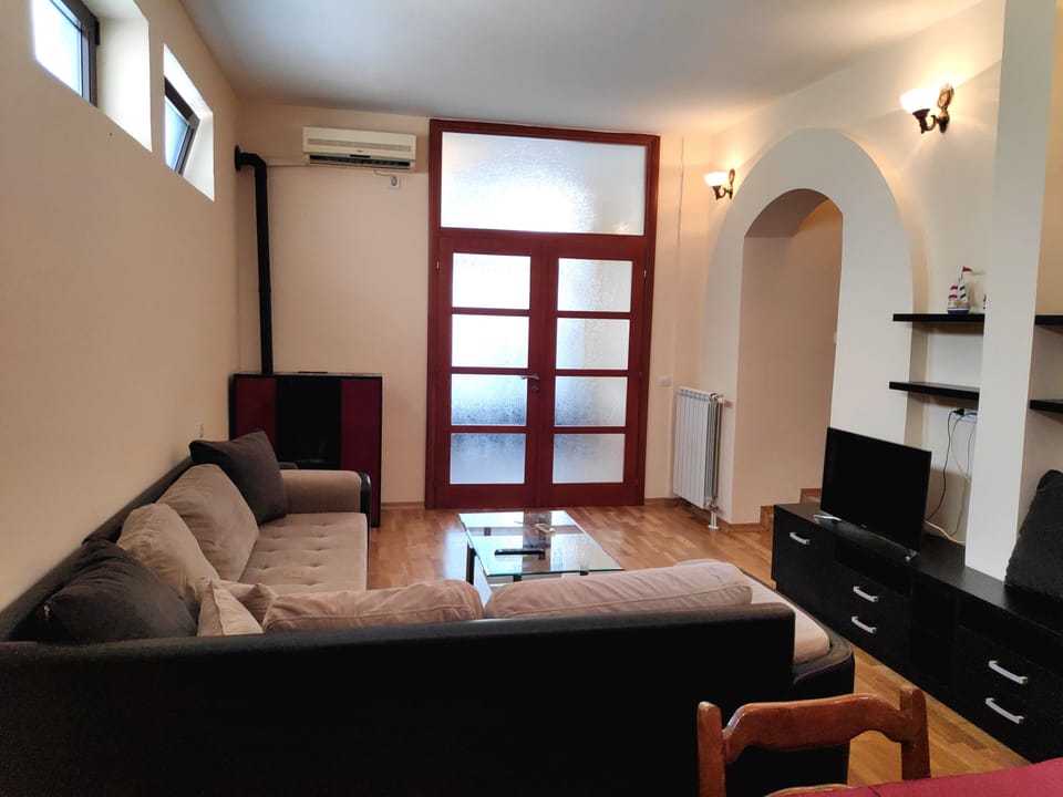 Standard Apartment, 2 Bedrooms | Living area