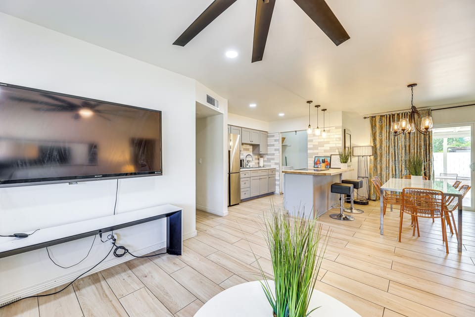 House (5 Bedrooms) | Interior