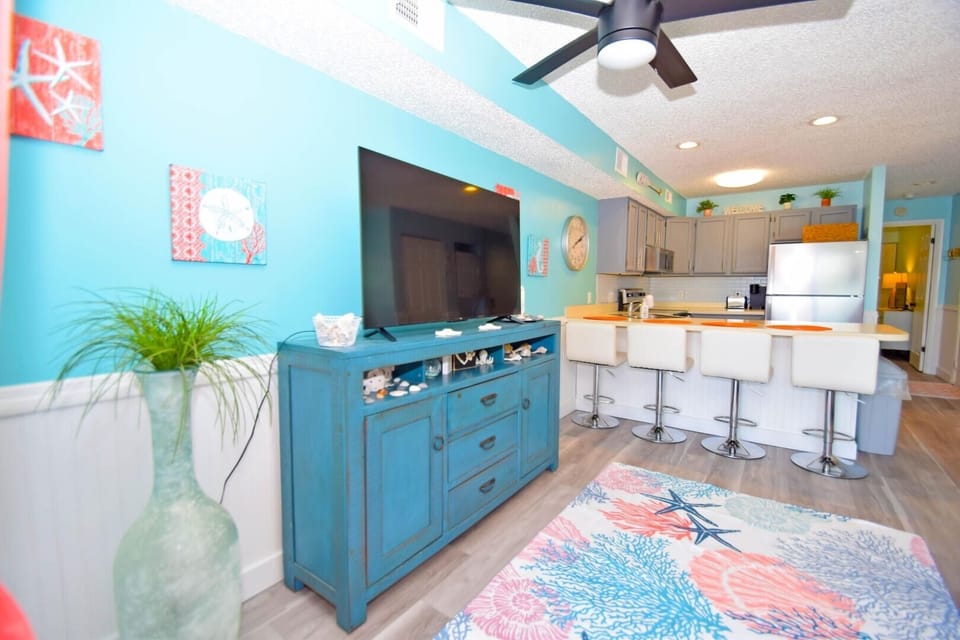 Condo, 1 Bedroom | Interior