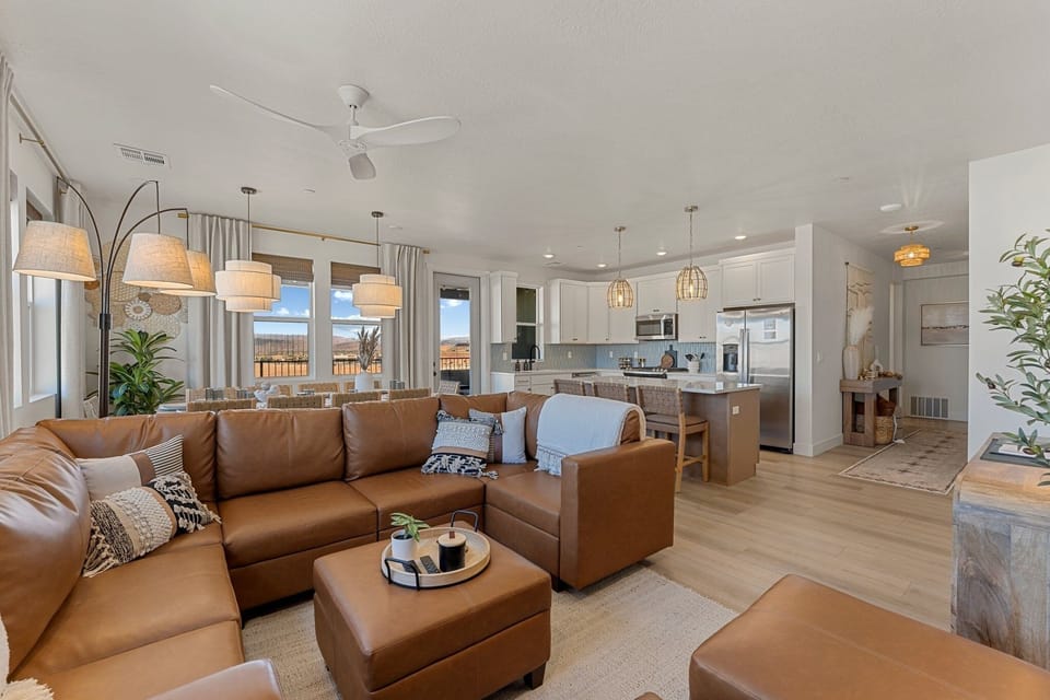 Condo, 3 Bedrooms | Living area | Smart TV
