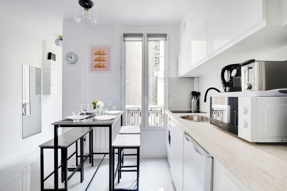 Apartment | Private kitchen | Fridge, microwave, oven, stovetop