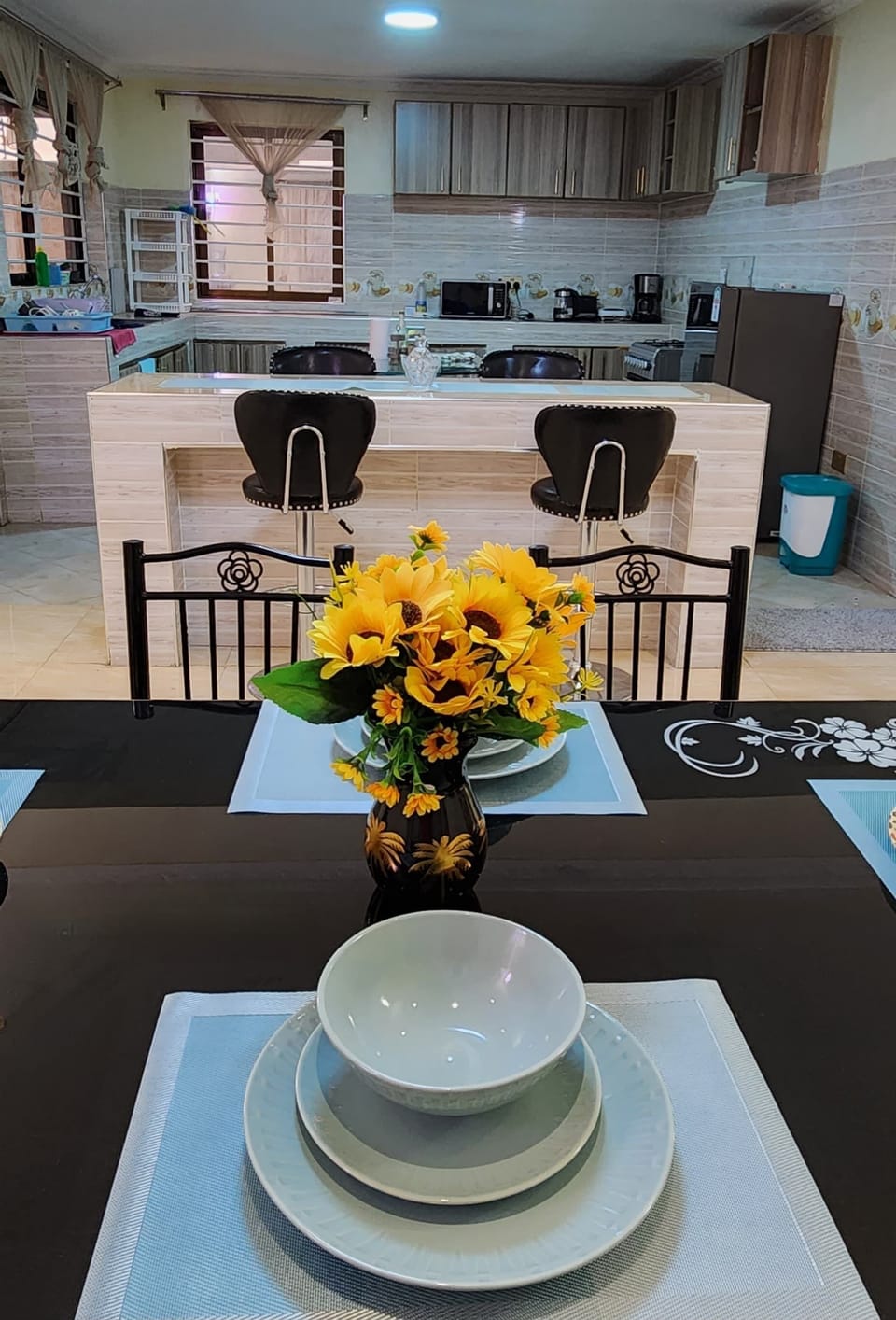 Family Bungalow | Private kitchen | Fridge, microwave, cookware/dishes/utensils