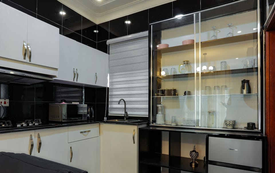 Comfort Apartment | Private kitchen | Fridge, microwave, oven, stovetop