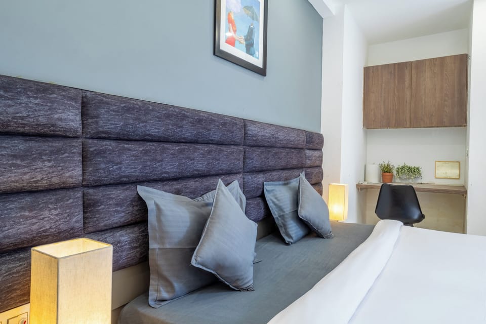 Studio, City View | In-room safe, desk, laptop workspace, blackout drapes