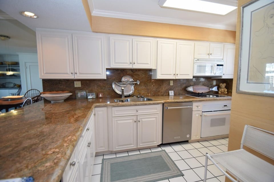 Townhome, 2 Bedrooms | Private kitchen | Coffee/tea maker, fridge, toaster