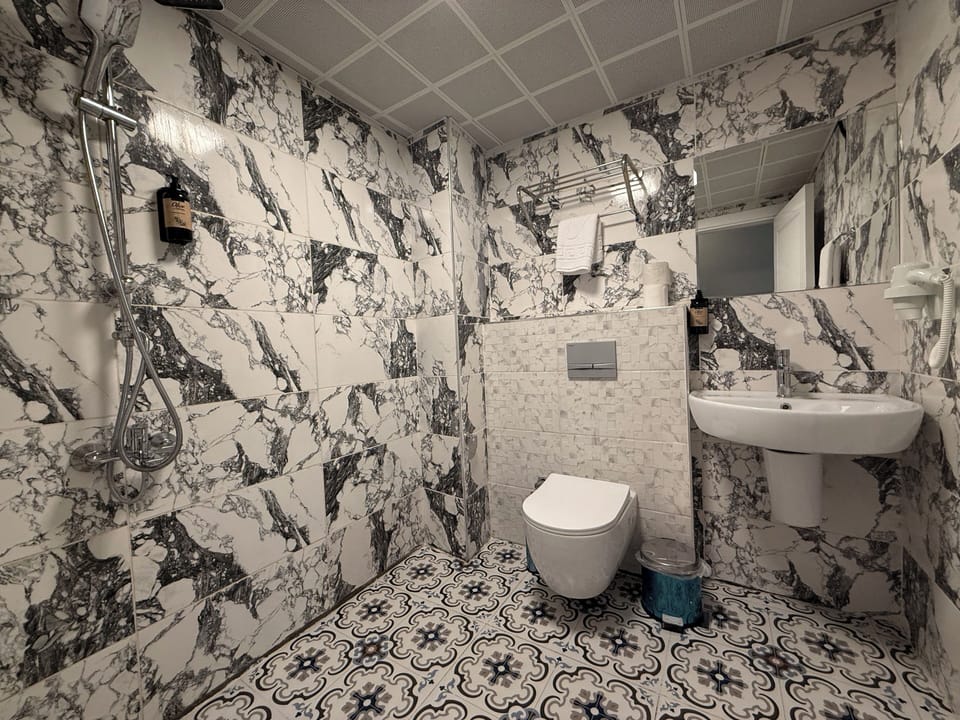 Triple Room, Multiple Beds | In-room safe, iron/ironing board (on request), WiFi (free), bed sheets