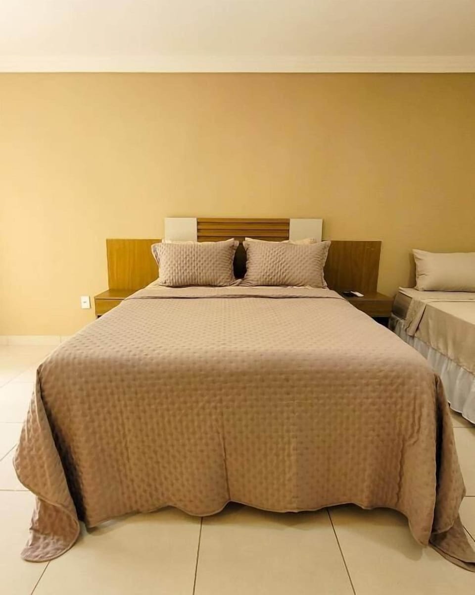 Classic Twin Room, Balcony | Laptop workspace, soundproofing, free WiFi