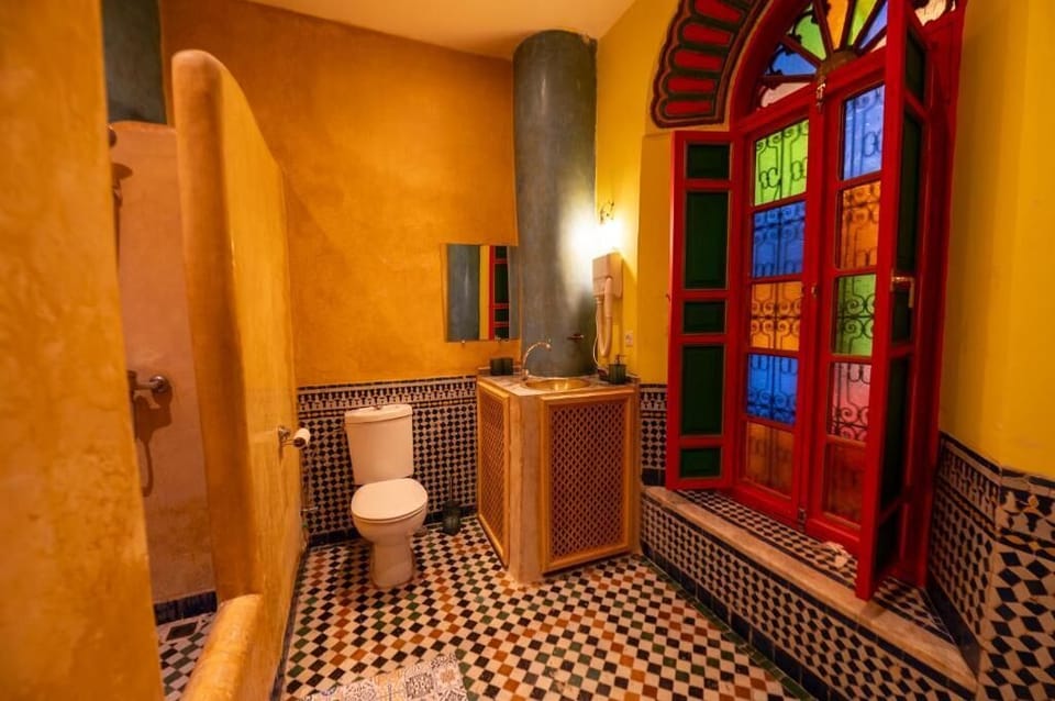 Elite Double Room | Bathroom | Separate tub and shower, eco-friendly toiletries