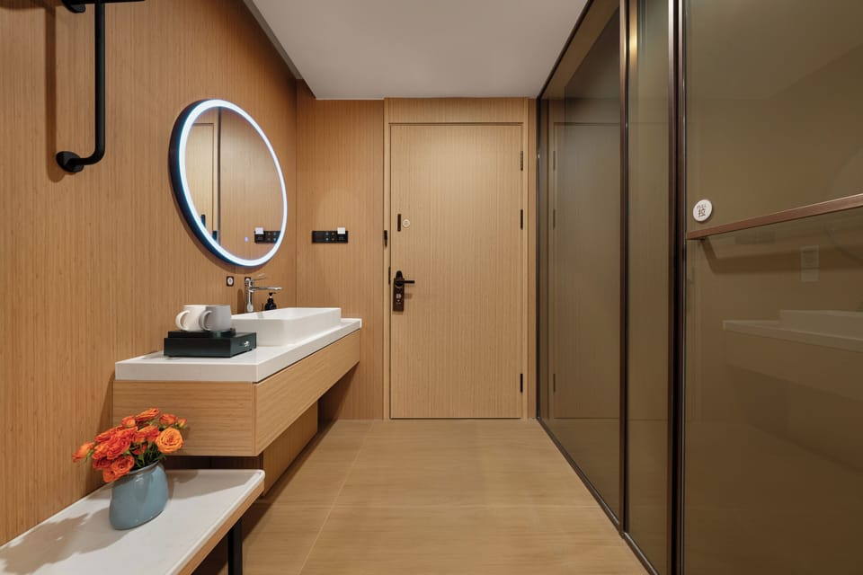 Basic Single Room, Non Smoking, Private Bathroom | Living area | Printers