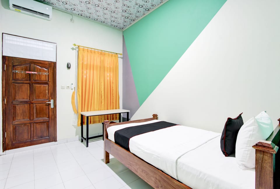 Standard Single Room | Free WiFi, bed sheets