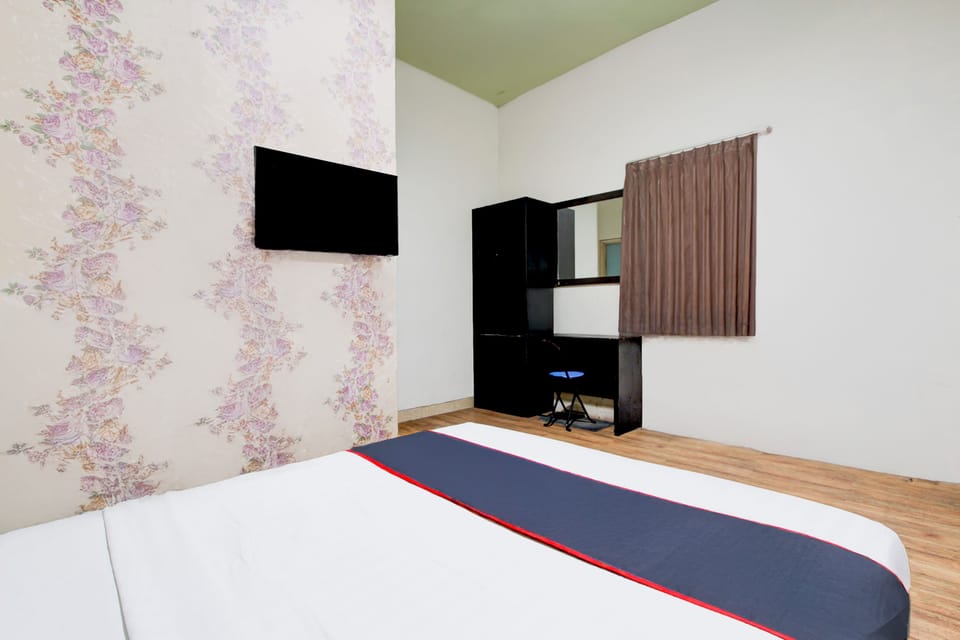Deluxe Double Room | Free WiFi, bed sheets