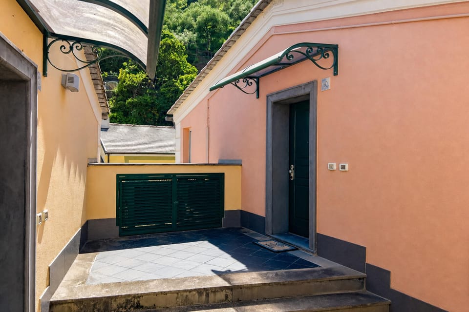 Family Apartment, 2 Bedrooms, 2 Bathrooms (Wonderful House In Portofino with) | Property grounds