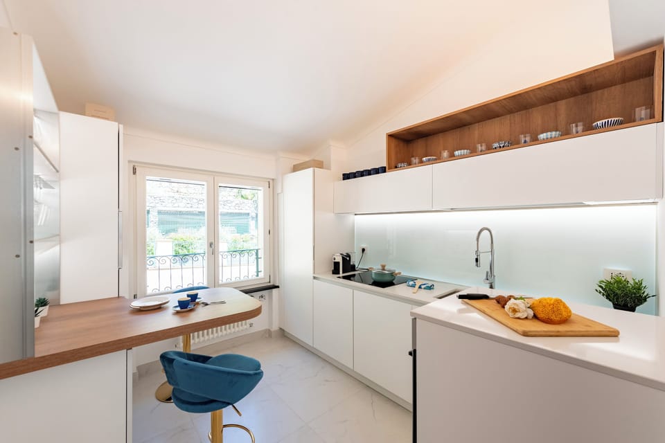 Family Apartment, Multiple Bedrooms, 2 Bathrooms (Wonderful House In Portofino with) | Private kitchen | Fridge, microwave, oven, stovetop