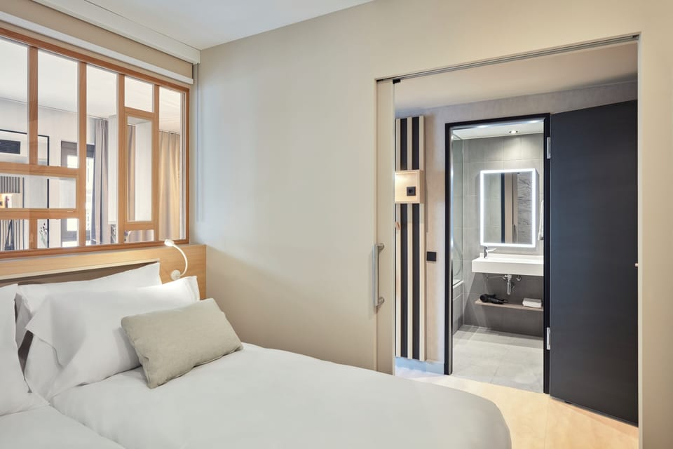 Apartment, 1 Bedroom (4 Guests) | Desk, soundproofing, free rollaway beds, free WiFi