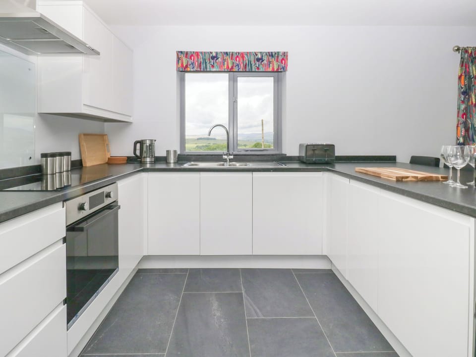 Fridge, microwave, dishwasher, toaster