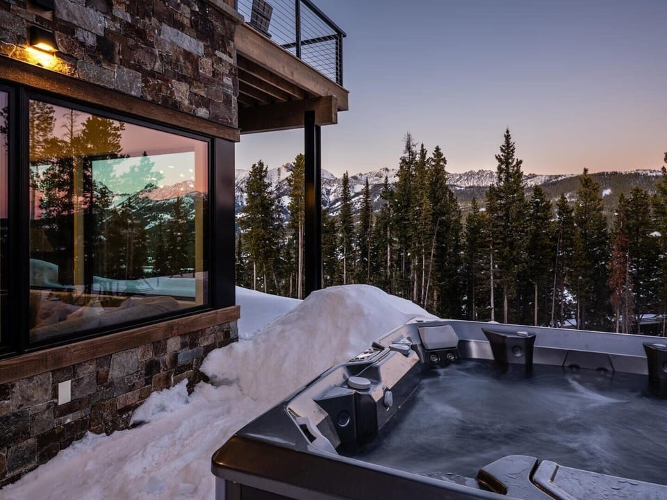 House, 6 Bedrooms | Outdoor spa tub