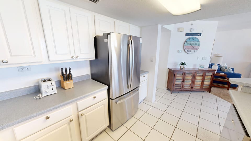 Condo, 2 Bedrooms | Interior