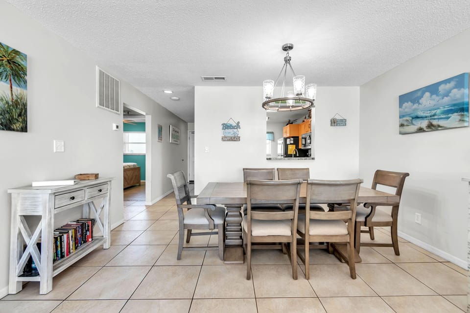 Condo, Multiple Beds (Sea Breeze 503) | Dining